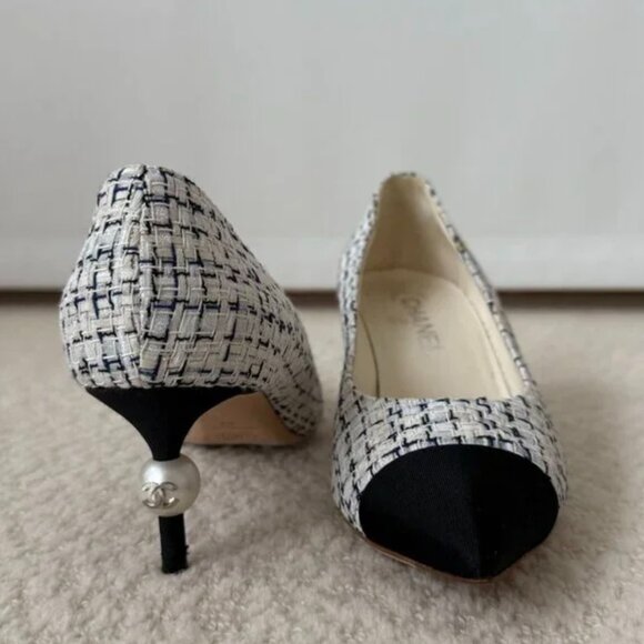 Chanel Tweed Pear Embedded Pumps - Picture 3 of 11